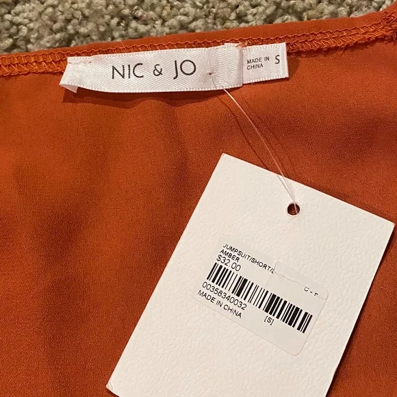 NEW with tags: Rust Orange Long-Sleeve Romper- Size Small - Picture 5 of 6